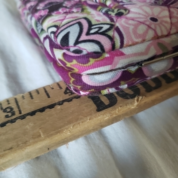 Vera Bradley Very Berry Paisley‎ hard Wallet - Picture 9 of 11